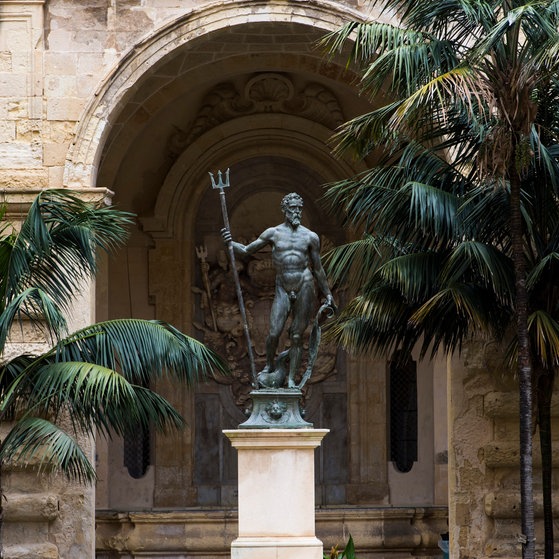 Großmeisterpalast - Neptun Statue (Foto: picture-alliance / Reportdienste, Picture Alliance) Großmeisterpalast - Neptun Statue